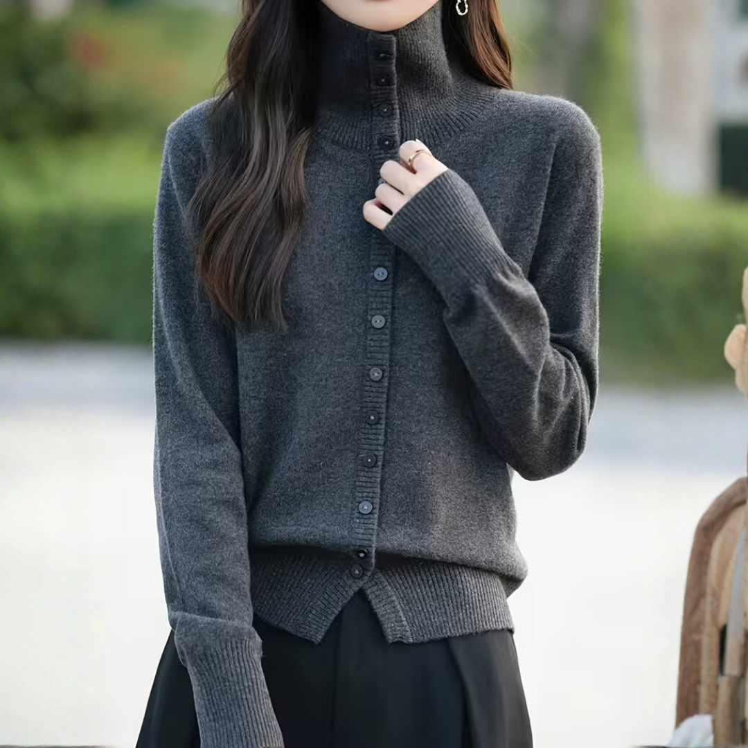 Adeline - A cardigan that settles around you gently