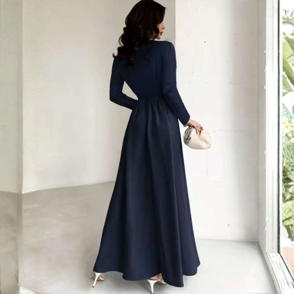 Alexandra - The dress where elegance feels effortless