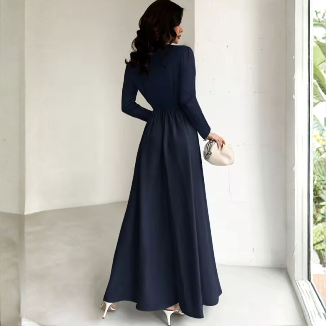 Alexandra - The dress where elegance feels effortless