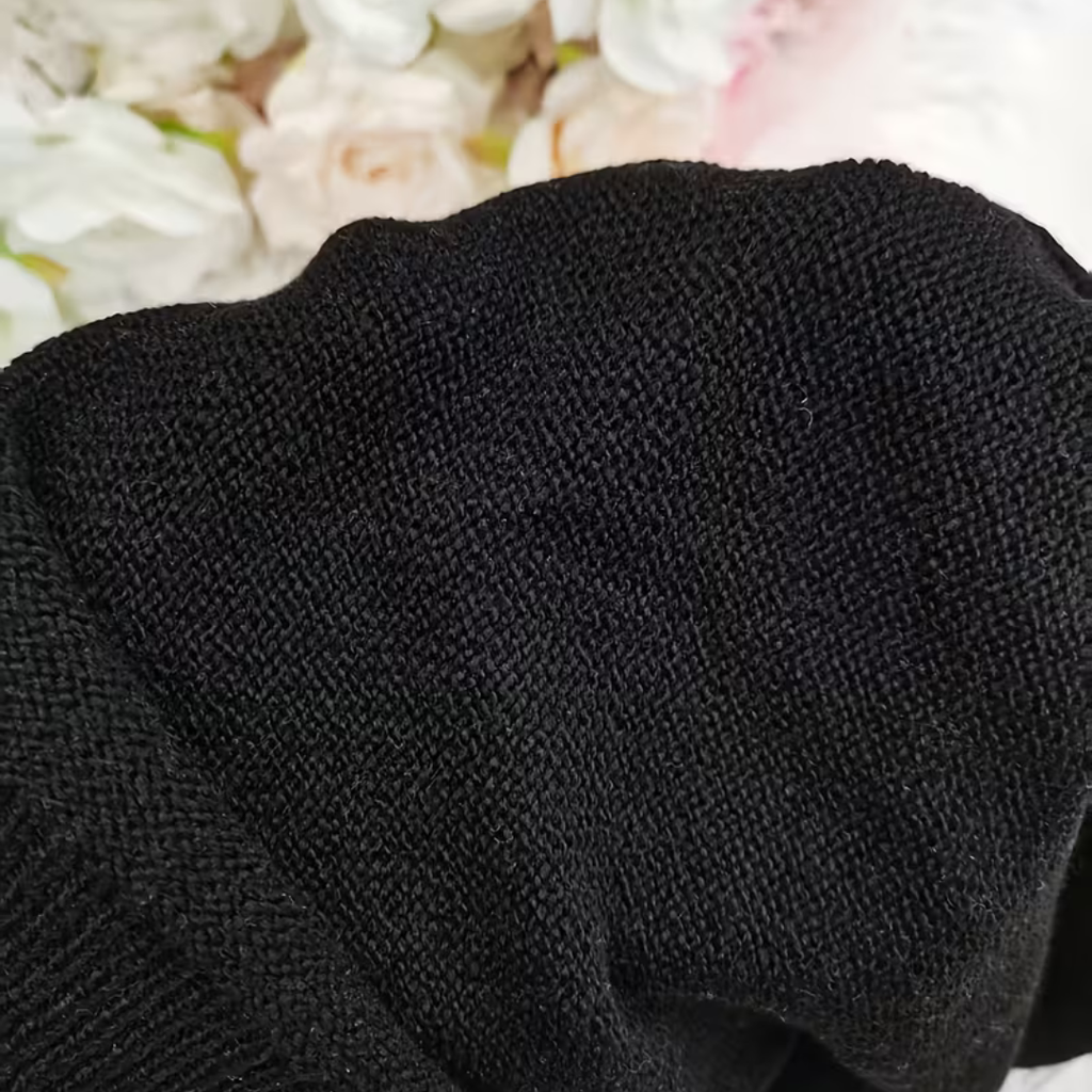 Ava - The sweater that brings quiet confidence into your day