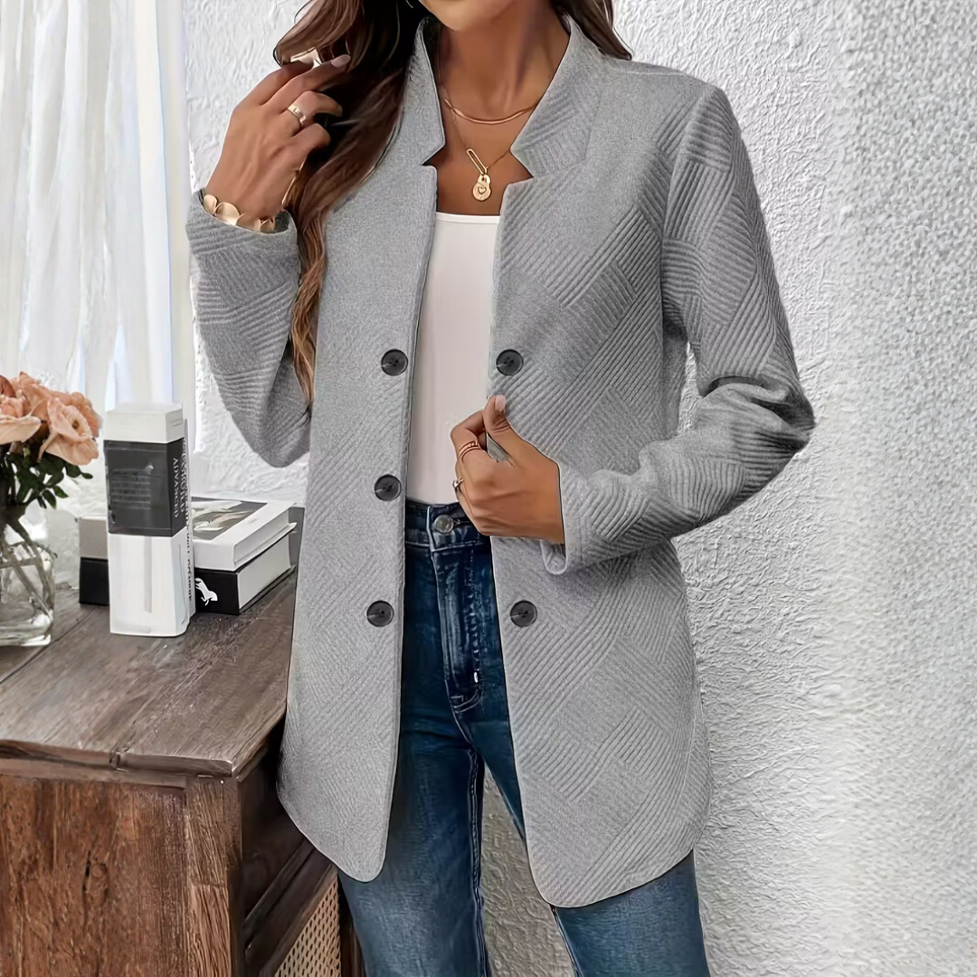 Clara - The coat that softens busy mornings