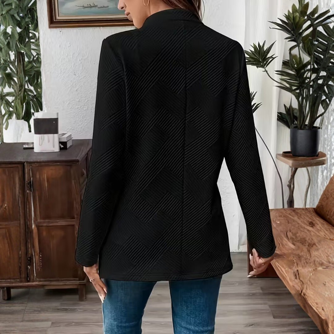 Clara - The coat that softens busy mornings