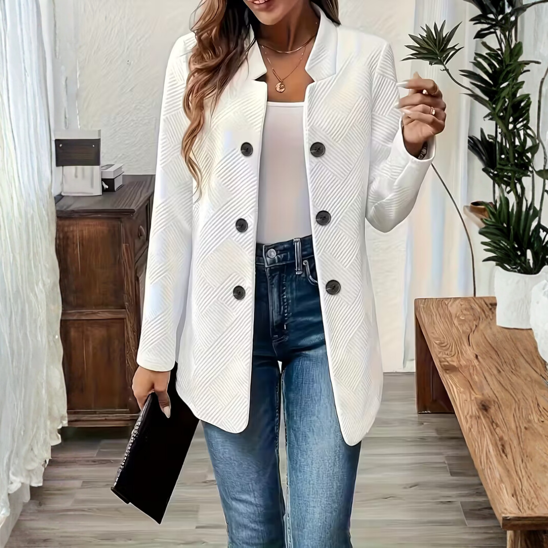 Clara - The coat that softens busy mornings