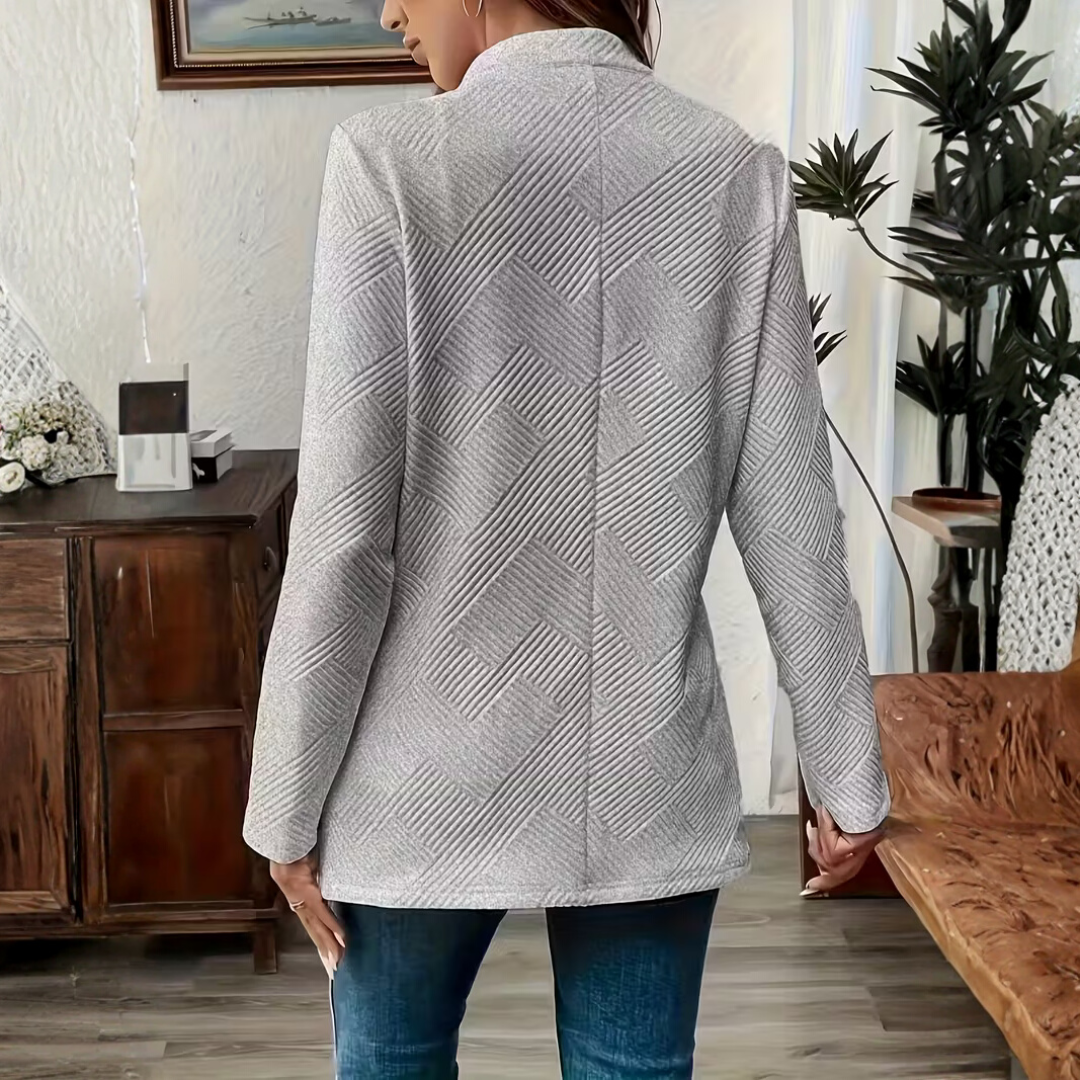 Clara - The coat that softens busy mornings