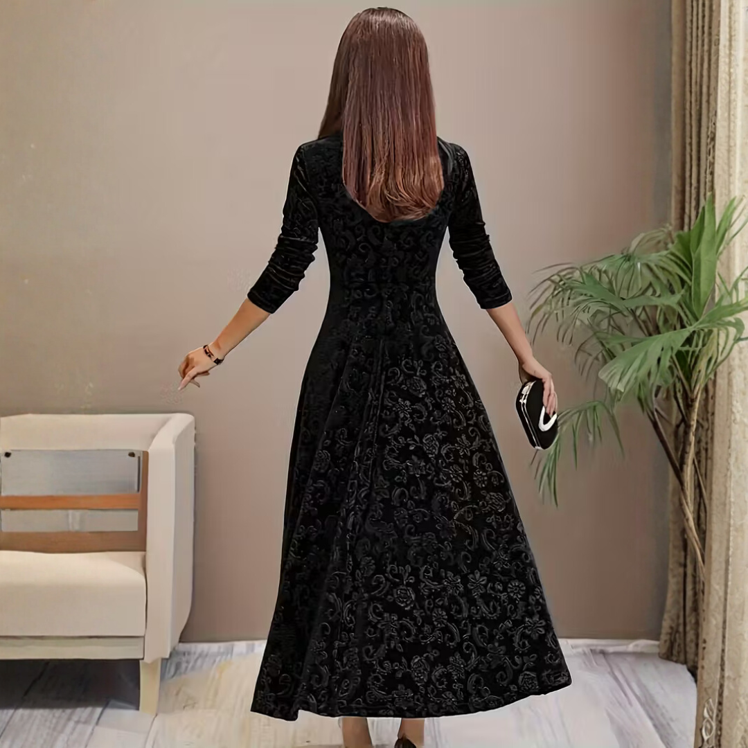 Cordelia - A dress that makes you feel like royalty