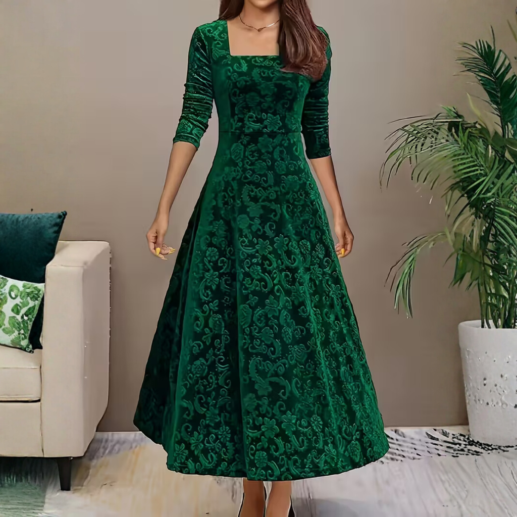 Cordelia - A dress that makes you feel like royalty