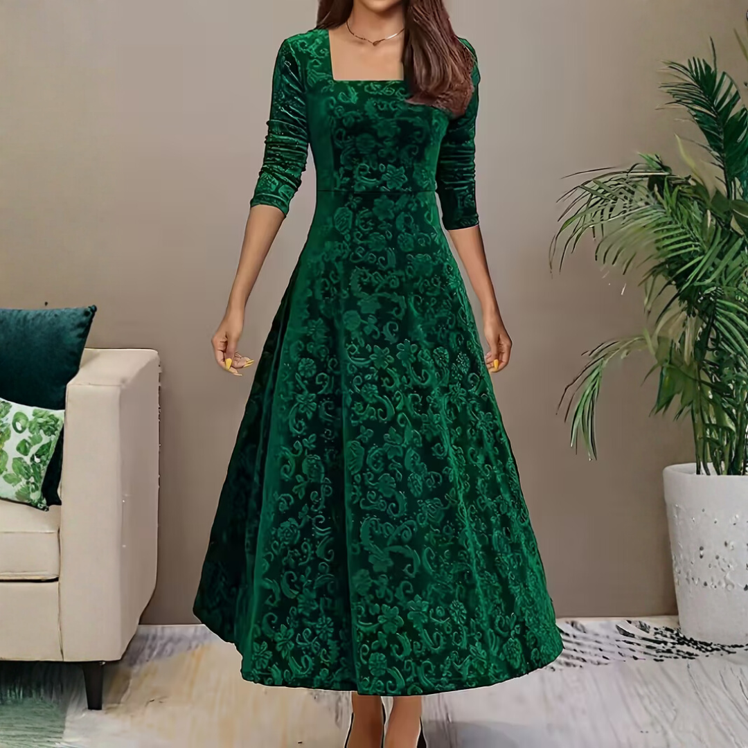 Cordelia - A dress that makes you feel like royalty