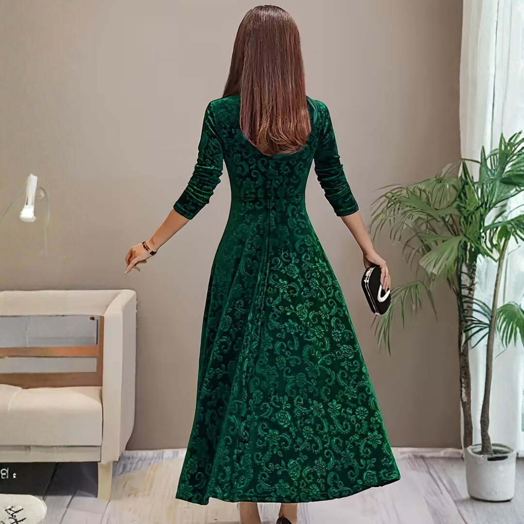 Cordelia - A dress that makes you feel like royalty