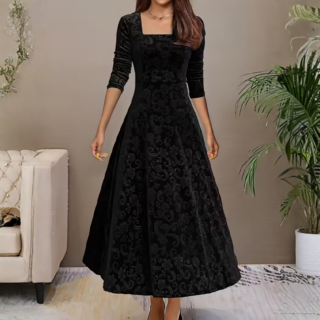 Cordelia - A dress that makes you feel like royalty