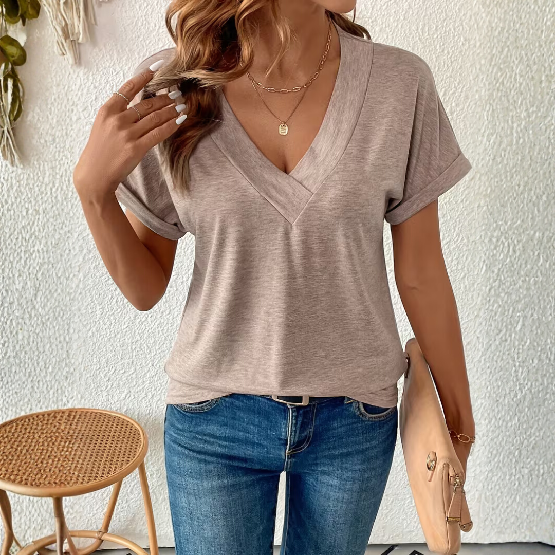 Maya - A blouse for women who value effortless style