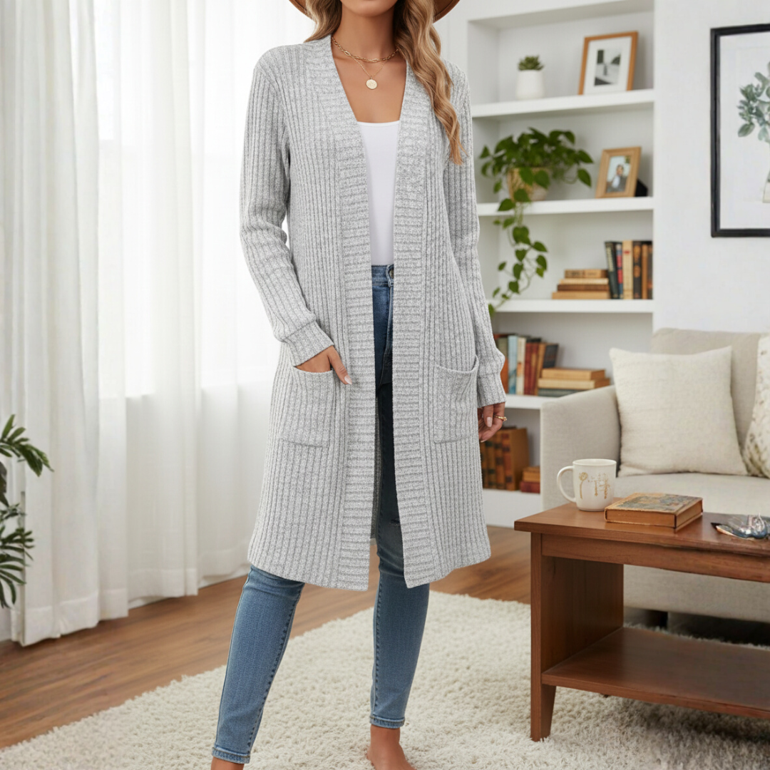 Scarlett - The cardigan that turns simple into striking