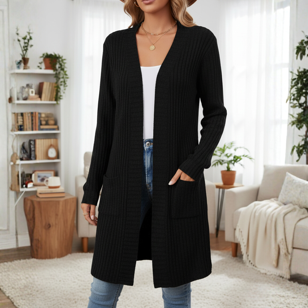 Scarlett - The cardigan that turns simple into striking