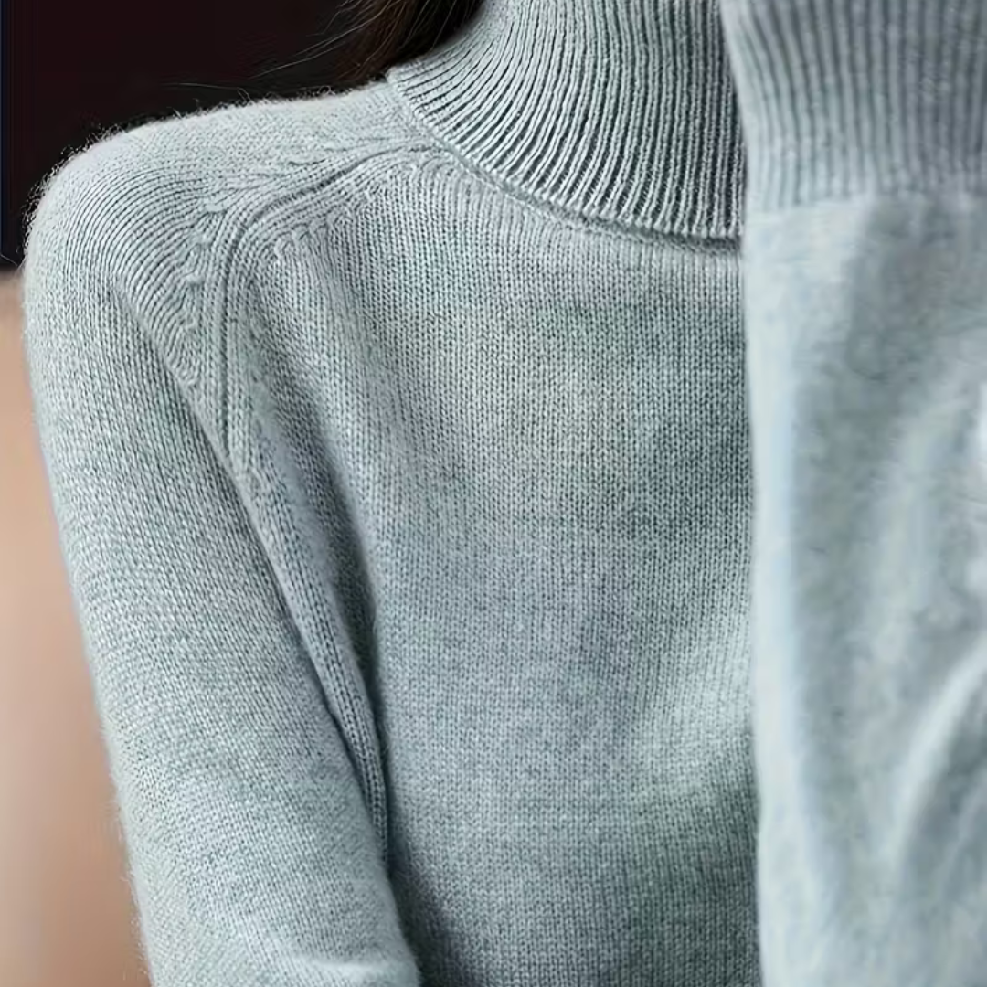 Talia - A turtleneck that settles softly around you